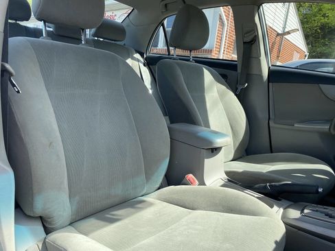 Used 2012 Toyota Corolla LE image 17