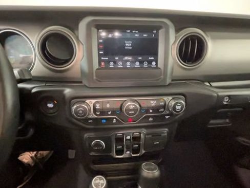 Used 2023 Jeep Wrangler Unlimited w/ Cold Weather Group AWD/4WD image 28