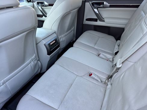 Used 2019 Lexus GX 460 image 12