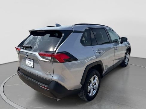 Used 2021 Toyota RAV4 LE AWD/4WD image 8