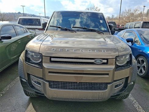 Used 2024 Land Rover Defender 110 X-Dynamic SE image 2