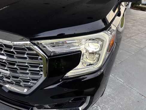 Used 2024 GMC Terrain Denali w/ Denali Premium Package AWD/4WD image 5