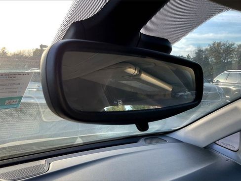 Used 2023 Chrysler Voyager LX image 25