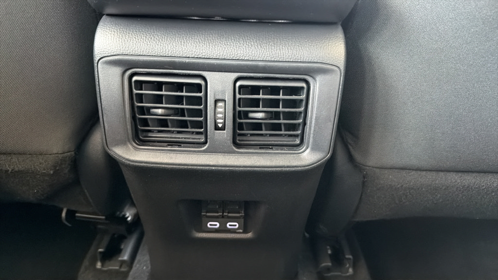Used 2025 Toyota RAV4 XLE AWD/4WD image 16