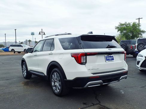 Used 2025 Ford Explorer Platinum image 4