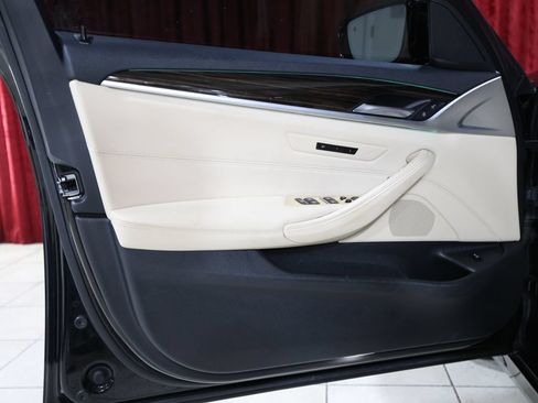 Used 2020 BMW 530i RWD image 8