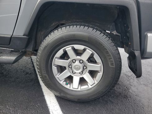 Used 2014 Toyota FJ Cruiser 4WD w/ Upgrade Package image 9