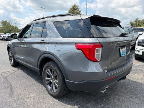 Used 2023 Ford Explorer XLT w/ Equipment Group 202A AWD/4WD image 4