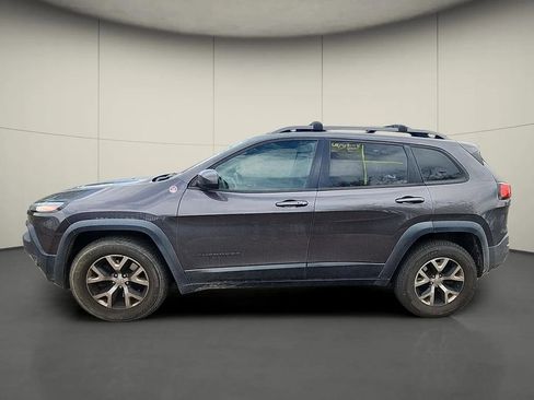 Used 2015 Jeep Cherokee Trailhawk w/ Comfort/Convenience Group AWD/4WD image 4