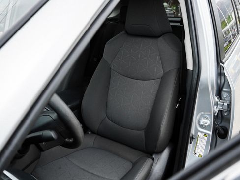 Certified 2025 Toyota RAV4 XLE AWD/4WD image 16