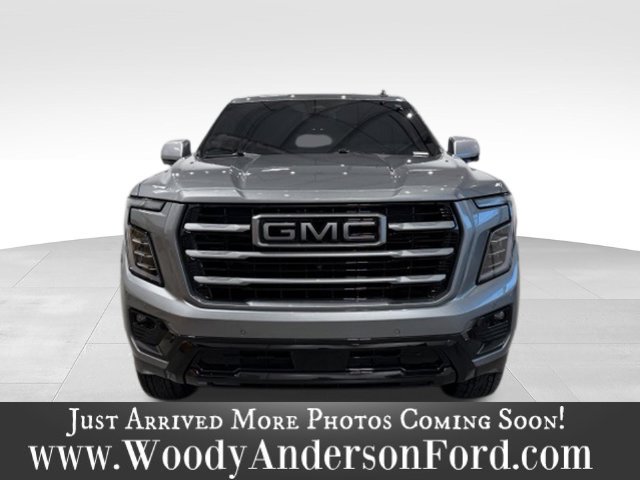 Used 2025 GMC Yukon Elevation w/ LPO, Elevation Black Package AWD/4WD image 4