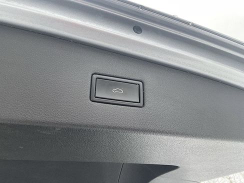 Used 2021 Volkswagen Tiguan SEL image 24