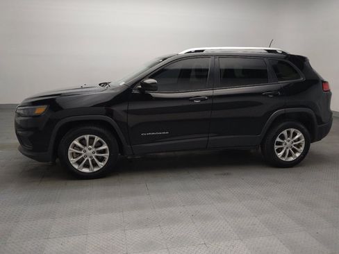 Used 2021 Jeep Cherokee Latitude FWD image 2