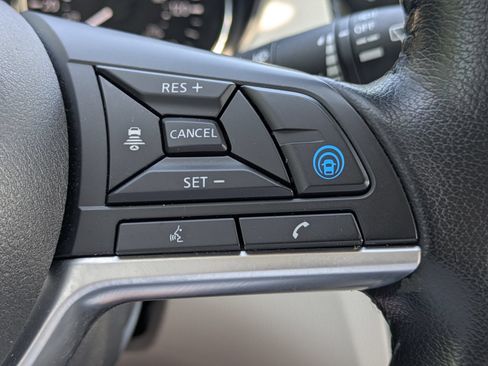 Used 2021 Nissan Rogue Sport SL FWD image 16