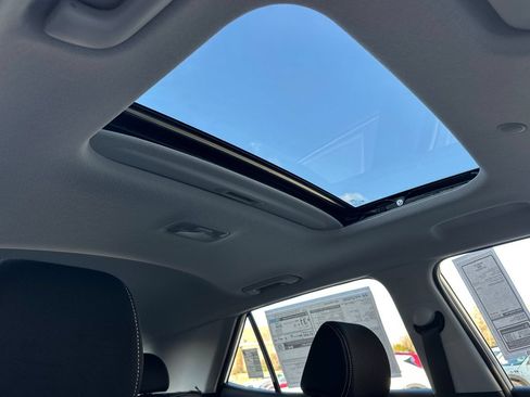 Used 2026 Hyundai Venue SEL FWD image 19