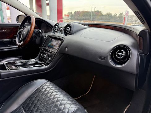 Used 2017 Jaguar XJ L Portfolio image 19
