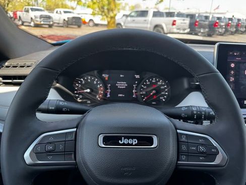 Certified 2025 Jeep Compass Limited AWD/4WD image 22