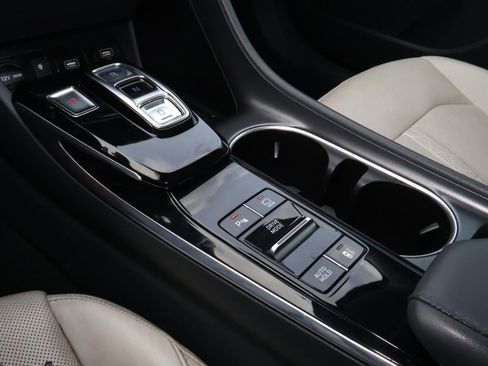 Used 2022 Hyundai Sonata Limited image 27