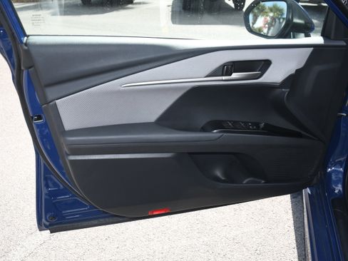 Certified 2025 Toyota Camry SE image 9