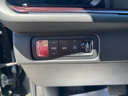 Used 2025 Chevrolet Traverse Z71 w/ Driver Confidence Package AWD/4WD image 17