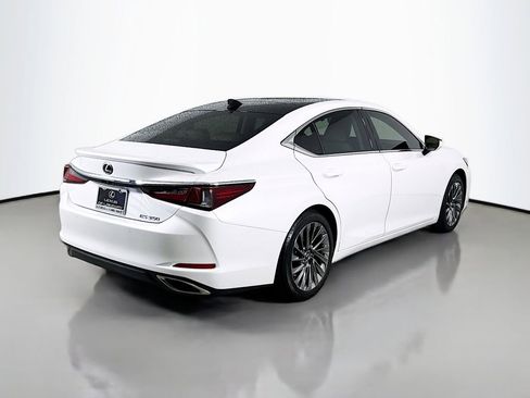 Certified 2024 Lexus ES 350 Ultra Luxury w/ Accessory Package (Z2) FWD image 5