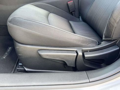 Used 2024 Nissan Altima 2.5 S FWD image 18