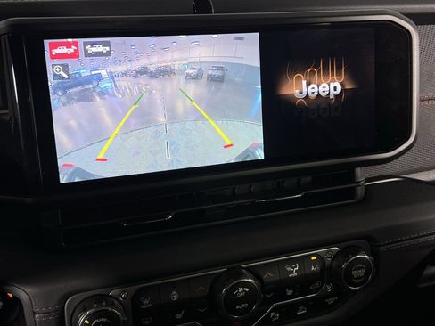 Used 2024 Jeep Gladiator Rubicon image 21