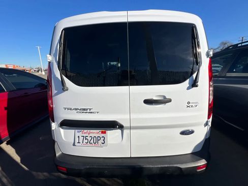 Used 2022 Ford Transit Connect XLT image 5