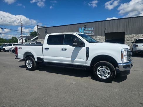 Used 2026 Ford F250 XLT w/ Snow Plow/Camper Package AWD/4WD image 5