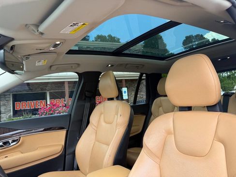 Used 2016 Volvo XC90 T6 Momentum w/ Momentum Plus Package image 22