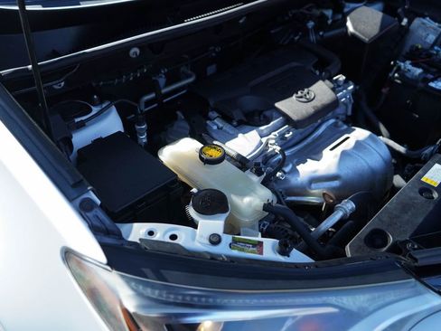 Used 2018 Toyota RAV4 XLE image 29