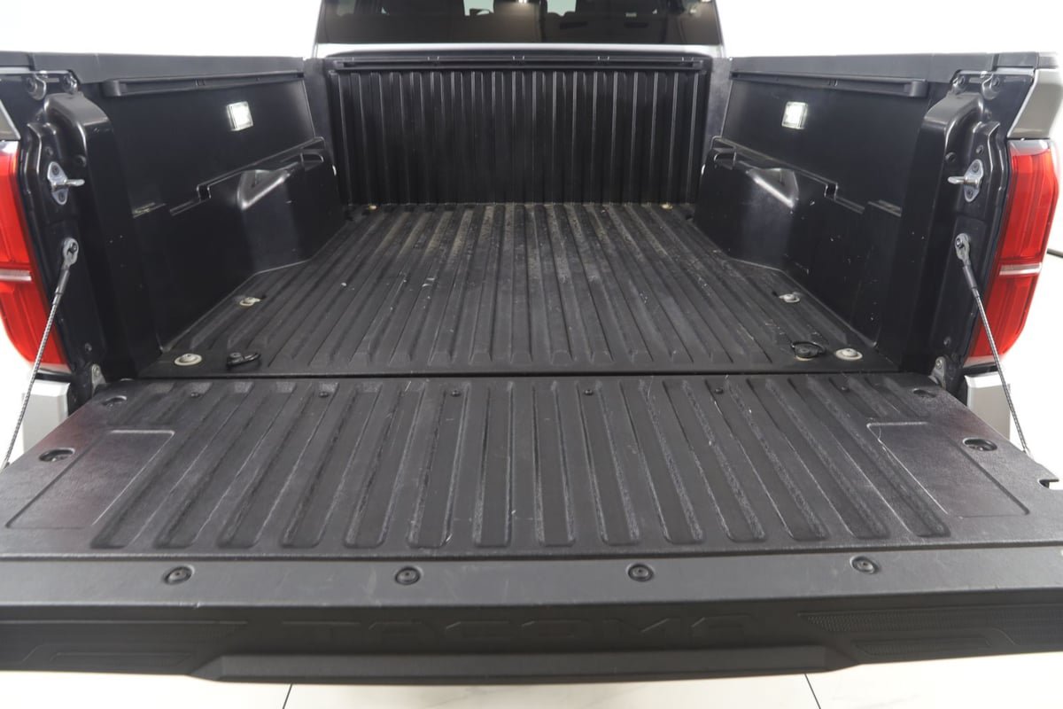 Used 2024 Toyota Tacoma TRD Off-Road AWD/4WD image 39