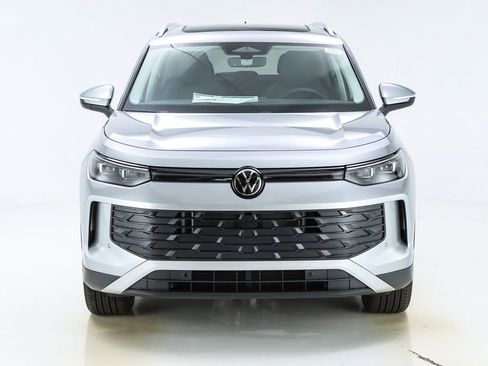 New 2026 Volkswagen Tiguan SE image 16