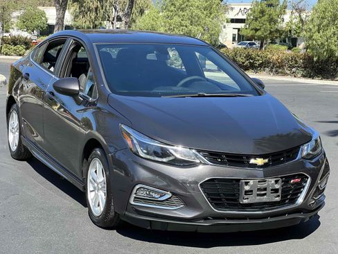 Used 2017 Chevrolet Cruze LT w/ RS Package FWD image 18