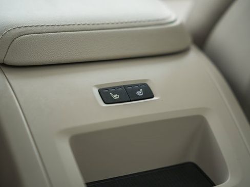 Used 2022 Volvo XC60 T8 Inscription w/ Advanced Package image 32