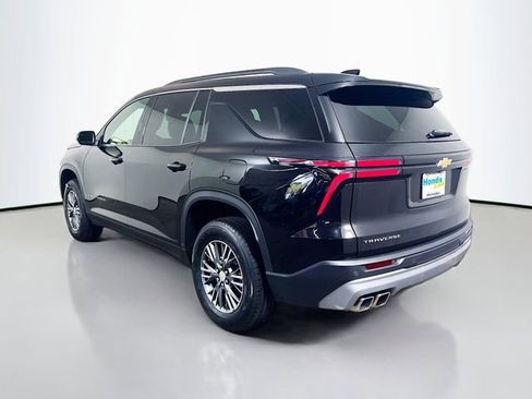 Used 2025 Chevrolet Traverse LT FWD image 7