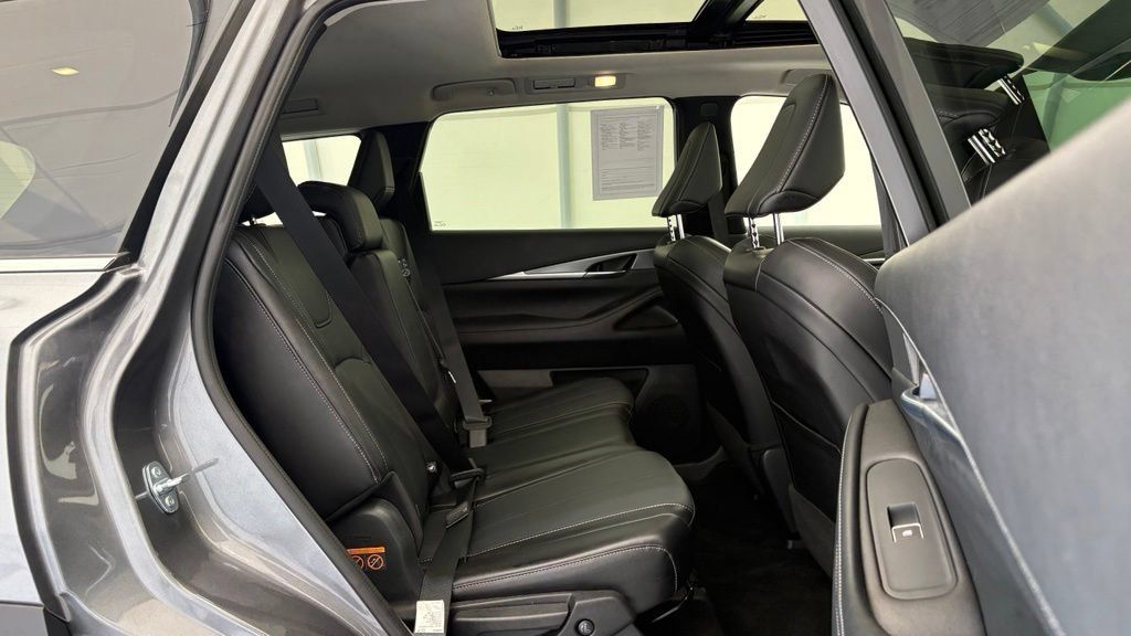 Used 2024 INFINITI QX60 Luxe AWD/4WD image 30