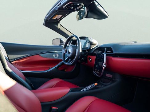Used 2025 McLaren Artura Spider RWD image 56