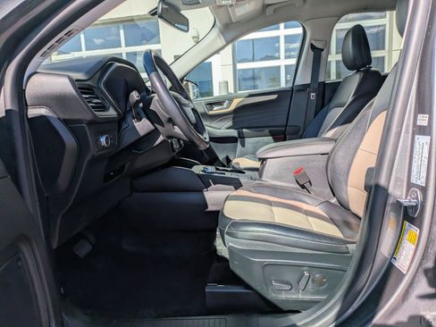 Used 2021 Ford Escape Titanium w/ Titanium Elite Package AWD/4WD image 18