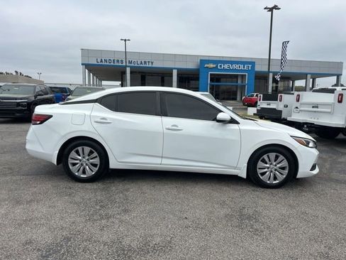 Used 2022 Nissan Sentra S w/ Trunk Package image 2