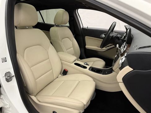 Used 2018 Mercedes-Benz GLA 250 4MATIC image 29
