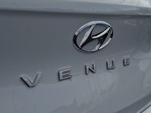 New 2026 Hyundai Venue SEL FWD image 5