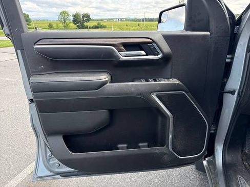 Used 2025 Chevrolet Silverado 1500 LT AWD/4WD image 20