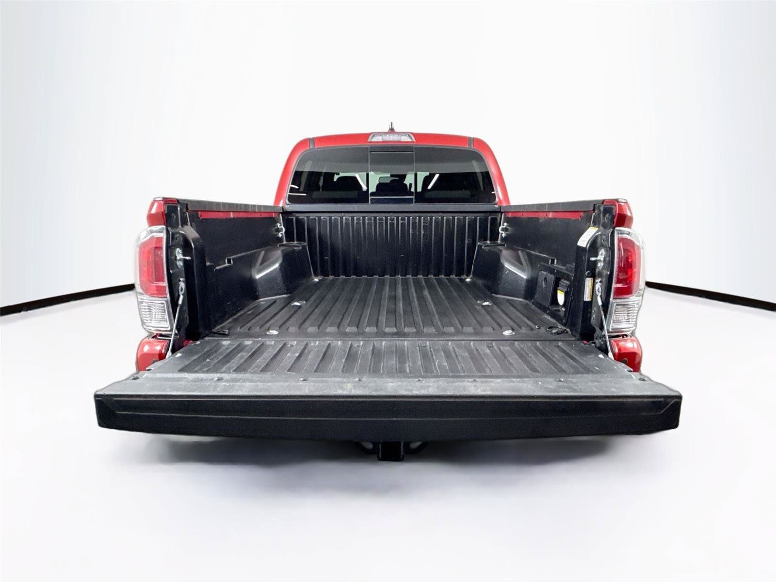 Used 2023 Toyota Tacoma TRD Sport w/ Technology Package AWD/4WD image 32