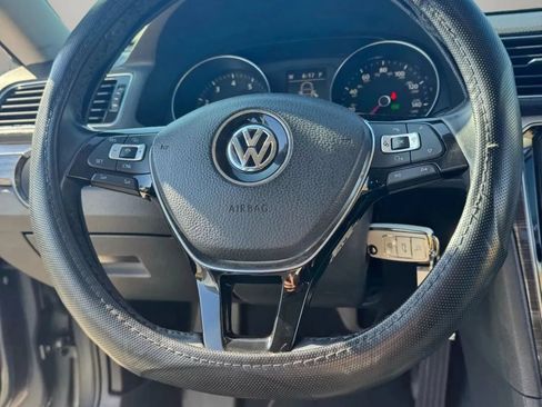 Used 2016 Volkswagen Passat 1.8T SE FWD image 17