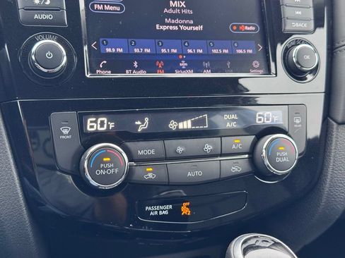 Used 2019 Nissan Rogue SL AWD/4WD image 13
