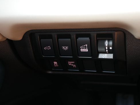 Used 2022 Subaru Ascent Limited AWD/4WD image 26