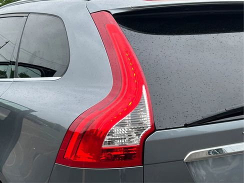 Used 2017 Volvo XC60 T6 Dynamic w/ Climate Package AWD/4WD image 34