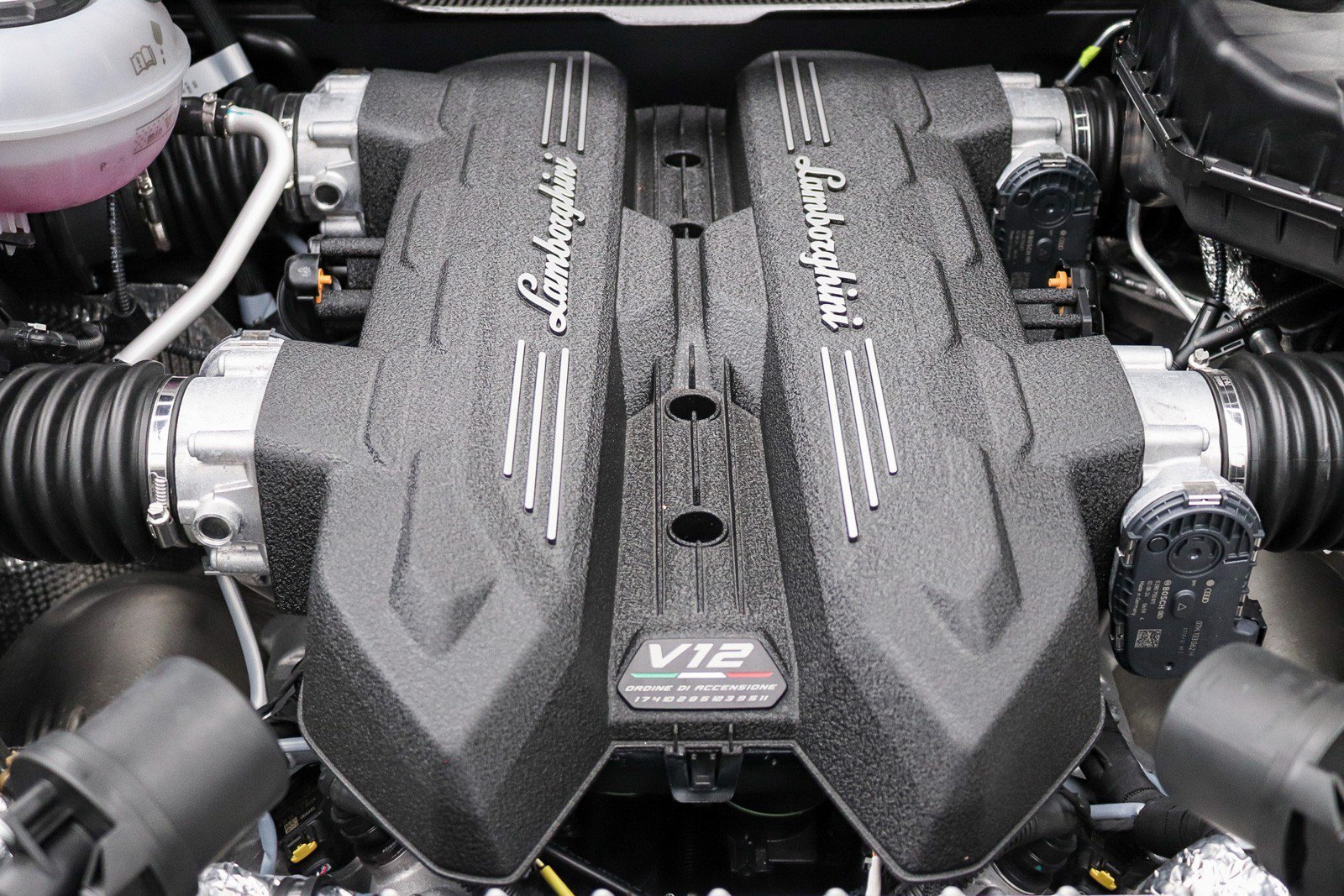Used 2024 Lamborghini Revuelto AWD/4WD image 34
