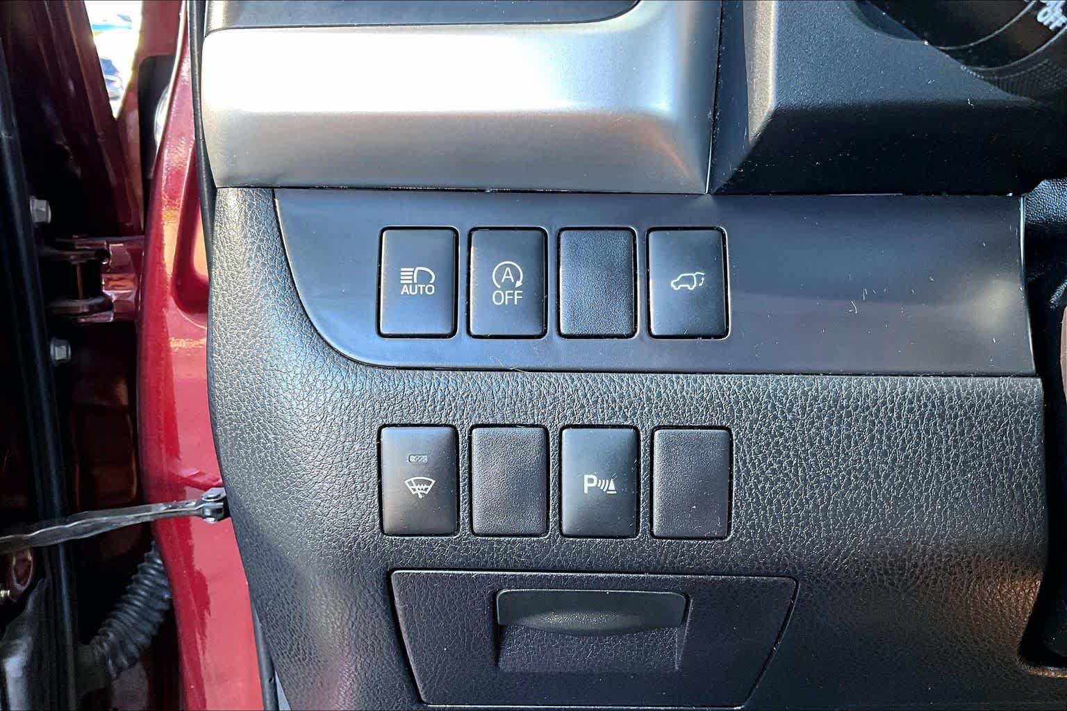 Used 2017 Toyota Highlander Limited FWD image 34
